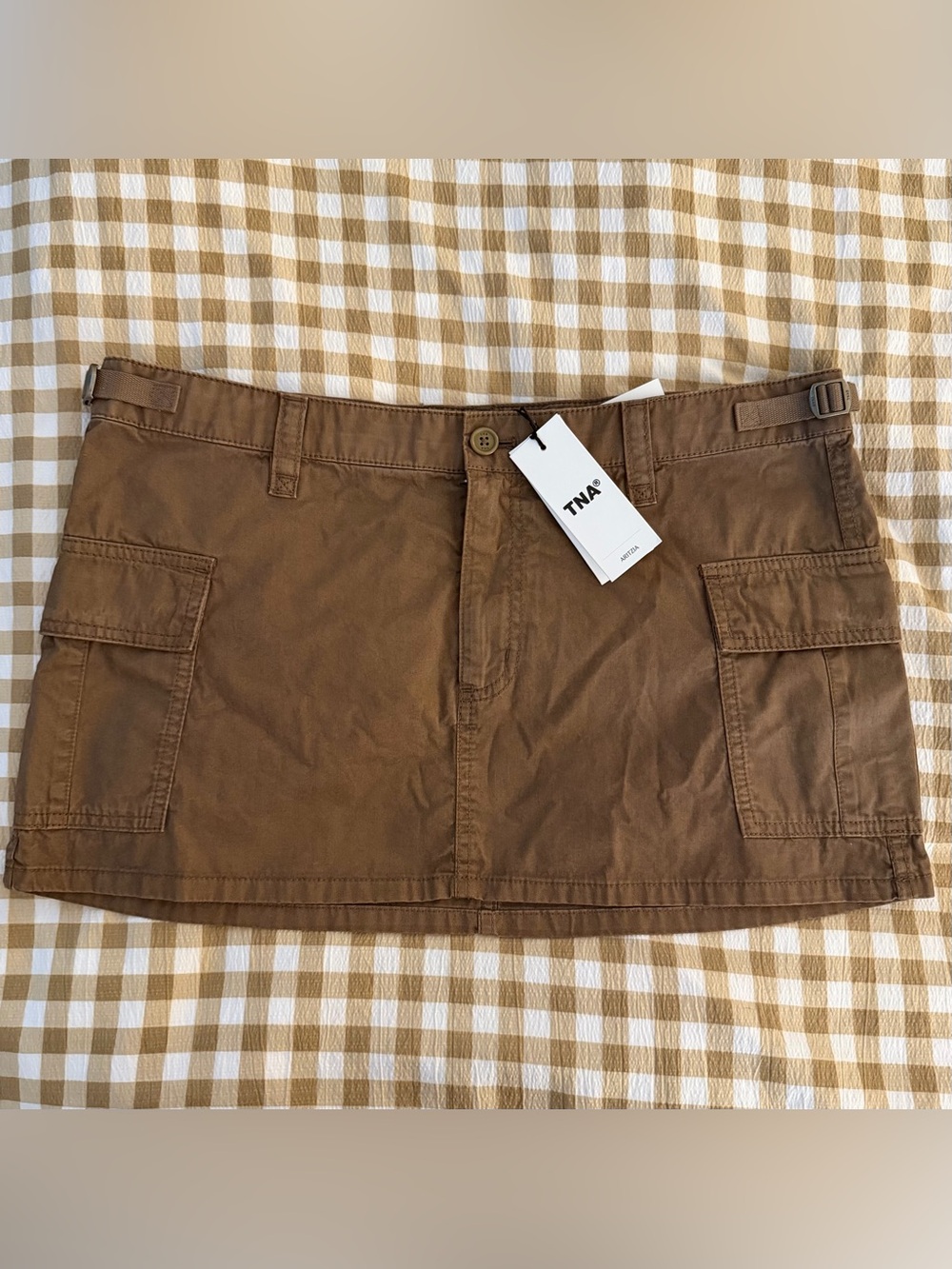 Aritzia TNA Bumper Cargo Skirt